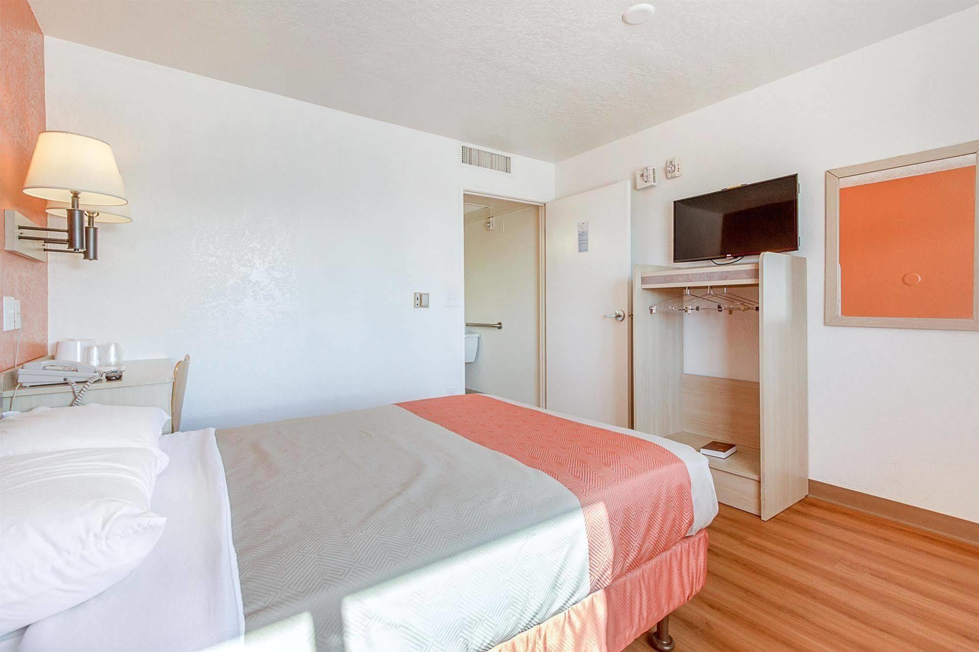Motel 6-Phoenix, Az - North Bell Road Zewnętrze zdjęcie